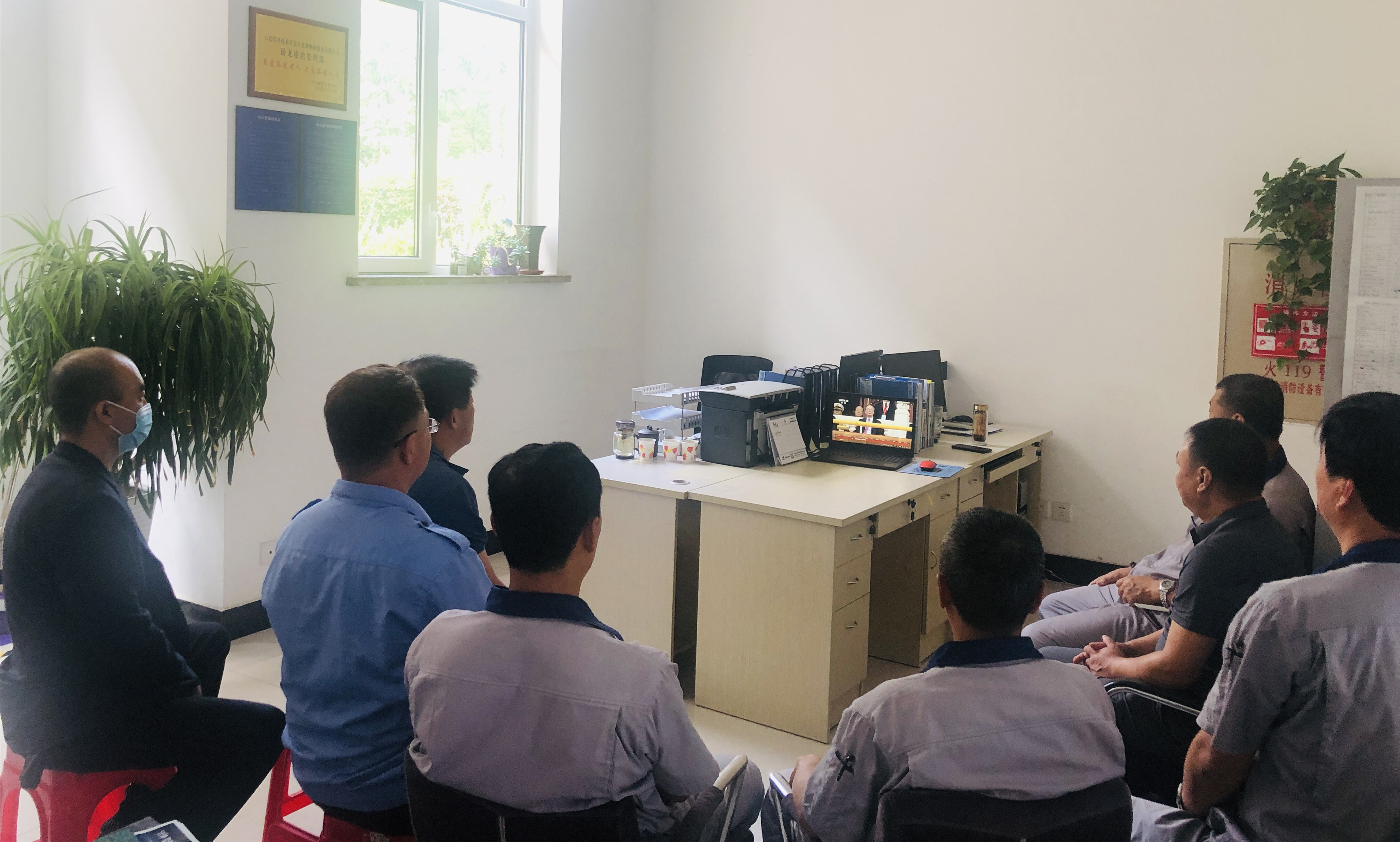 卧龙港湾物业旁观直播